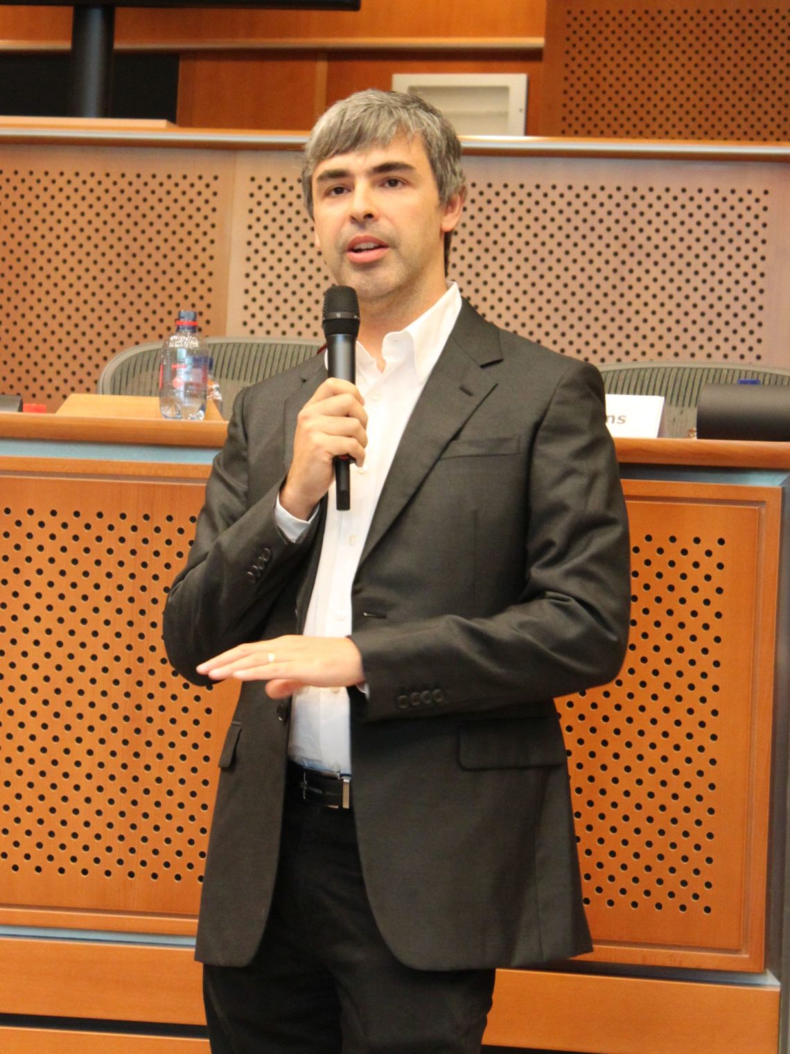 Larry_Page_in_the_European_Parliament,_17.06.2009